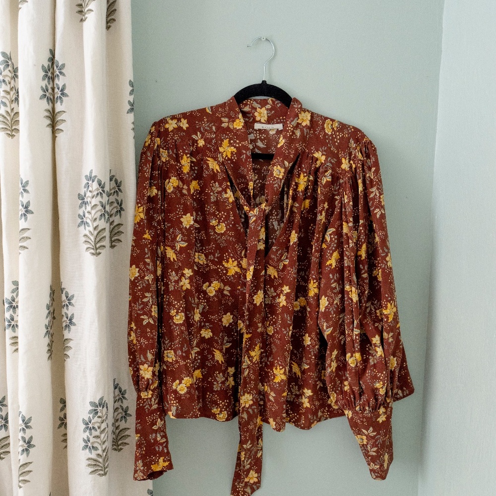 Doen Floral Tie Neck Silk Blouse